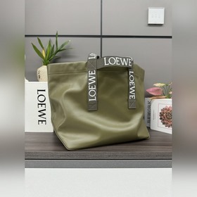 Сумка Loewe Fold Shopper из телячьей к