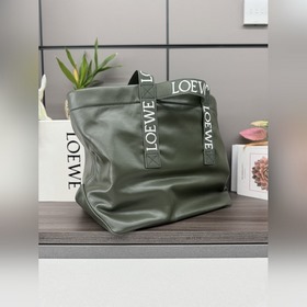 Сумка Loewe Fold Shopper из телячьей к