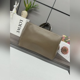 Сумка Loewe Fold Shopper из телячьей к