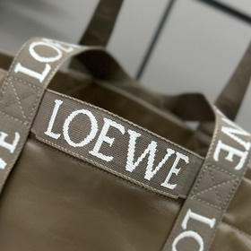 Сумка Loewe Fold Shopper из телячьей к
