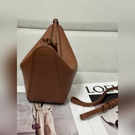 Оригинальная кожа  Loewe  Классичес