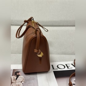 Оригинальная кожа  Loewe  Классичес
