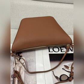 Оригинальная кожа  Loewe  Классичес