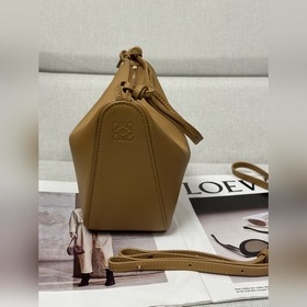 Оригинальная кожа  Loewe  Теплый пе