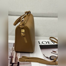 Оригинальная кожа  Loewe  Теплый пе