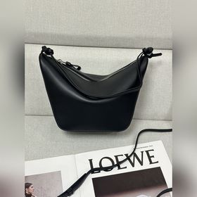 Оригинальная кожа  Loewe   Класси
