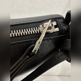 Оригинальная кожа  Loewe   Класси