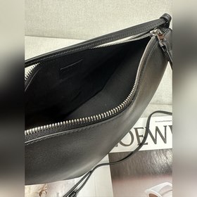 Оригинальная кожа  Loewe   Класси