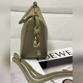 Оригинальная кожа  Loewe  Глиняно-з