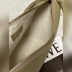 Оригинальная кожа  Loewe  Глиняно-з