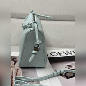 Оригинальная кожа  Loewe  Гляциаль