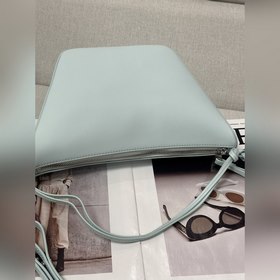 Оригинальная кожа  Loewe  Гляциаль