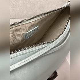 Оригинальная кожа  Loewe  Гляциаль