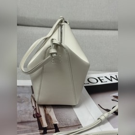 Оригинальная кожа  Loewe  Мягкий бе