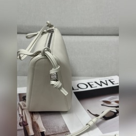 Оригинальная кожа  Loewe  Мягкий бе