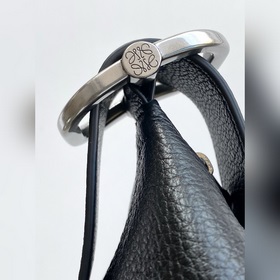 Новая модель сумки Loop Hobo из мягкой