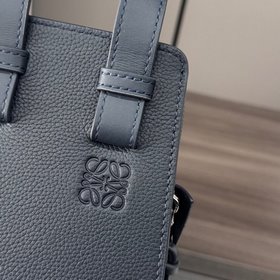 Loewe   Мягкая зернистая телячья кож