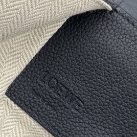 Loewe   Мягкая зернистая телячья кож