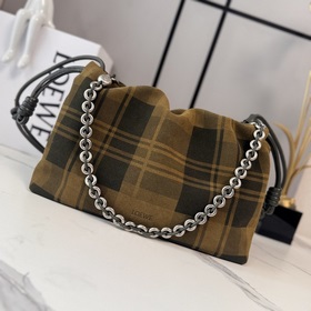 Loewe  Классическая сумка-клатч средн