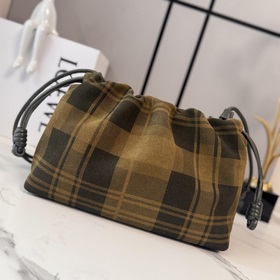 Loewe  Классическая сумка-клатч средн