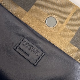 Loewe  Классическая сумка-клатч средн