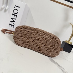 Средняя сумка Ola от Loa из рафии кожи