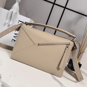 Loewe  Новая цветовая гамма. Сумка P