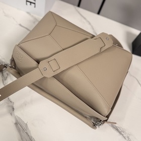 Loewe  Новая цветовая гамма. Сумка P