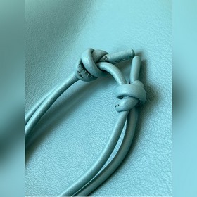 Новинка： Сумочка из гладкой телячьей к