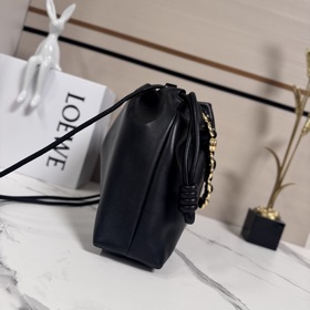 Новая модель Loewe — большая сумка Fla