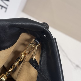 Новая модель Loewe — большая сумка Fla