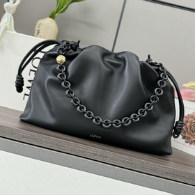 Новая модель Loewe — большая сумка Fla