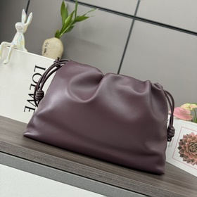 Новая модель Loewe — большая сумка Fla