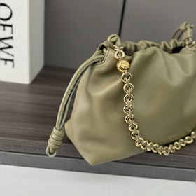 Кошелек Loewe Flamenco из мягкой кожи 