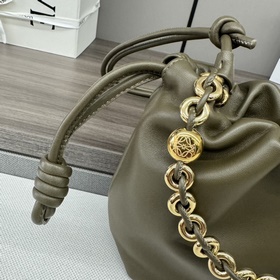 Кошелек Loewe Flamenco из мягкой кожи 