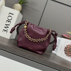 Кошелек Loewe Flamenco из мягкой кожи