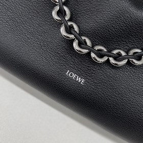 Новая модель Loewe — большая сумка Fla