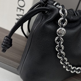 Новая модель Loewe — большая сумка Fla