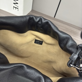Новая модель Loewe — большая сумка Fla