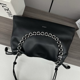 Новая модель Loewe — большая сумка Fla