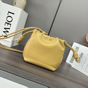 Кошелек Loewe Flamenco из мягкой кожи 