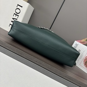 Новая модель Loewe — большая сумка Fla