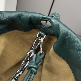 Новая модель Loewe — большая сумка Fla