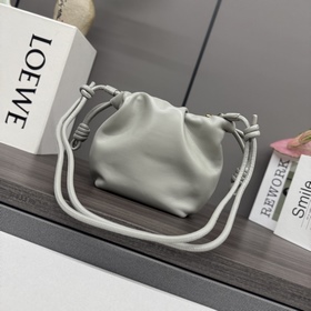 Кошелек Loewe Flamenco из мягкой кожи 