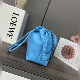 Кошелек Loewe Flamenco из мягкой кожи 