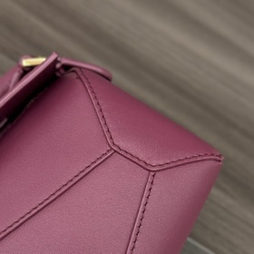Loewe  Новая коллекция： мини-сумка Pu
