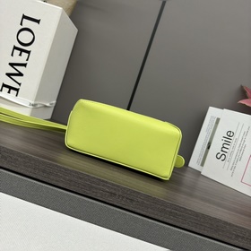 Loewe  Новая коллекция： мини-сумка Pu