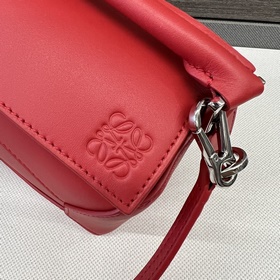 Loewe Мини-сумка Puzzle Edge из атла