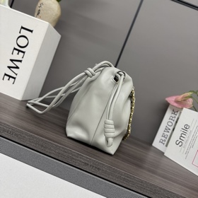 Кошелек Loewe Flamenco из мягкой кожи 