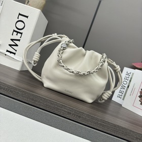 Кошелек Loewe Flamenco из мягкой кожи